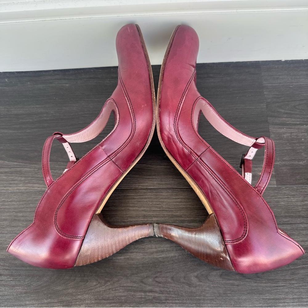 John Fluevog Women’s Teapots Sencha T Strap Leather Wooden Heels Burgundy 8 - Picture 5 of 10
